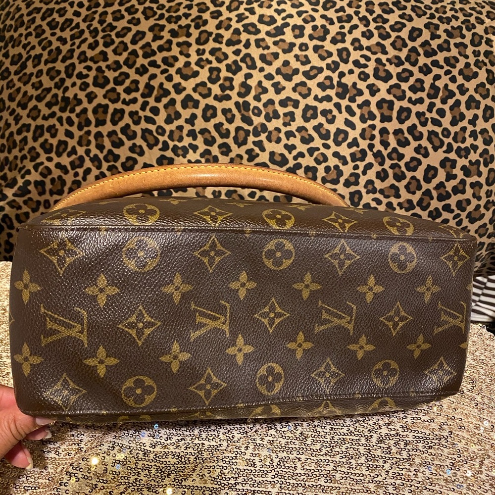 Authentic Louis Vuitton looping GM - Picture 3 of 8